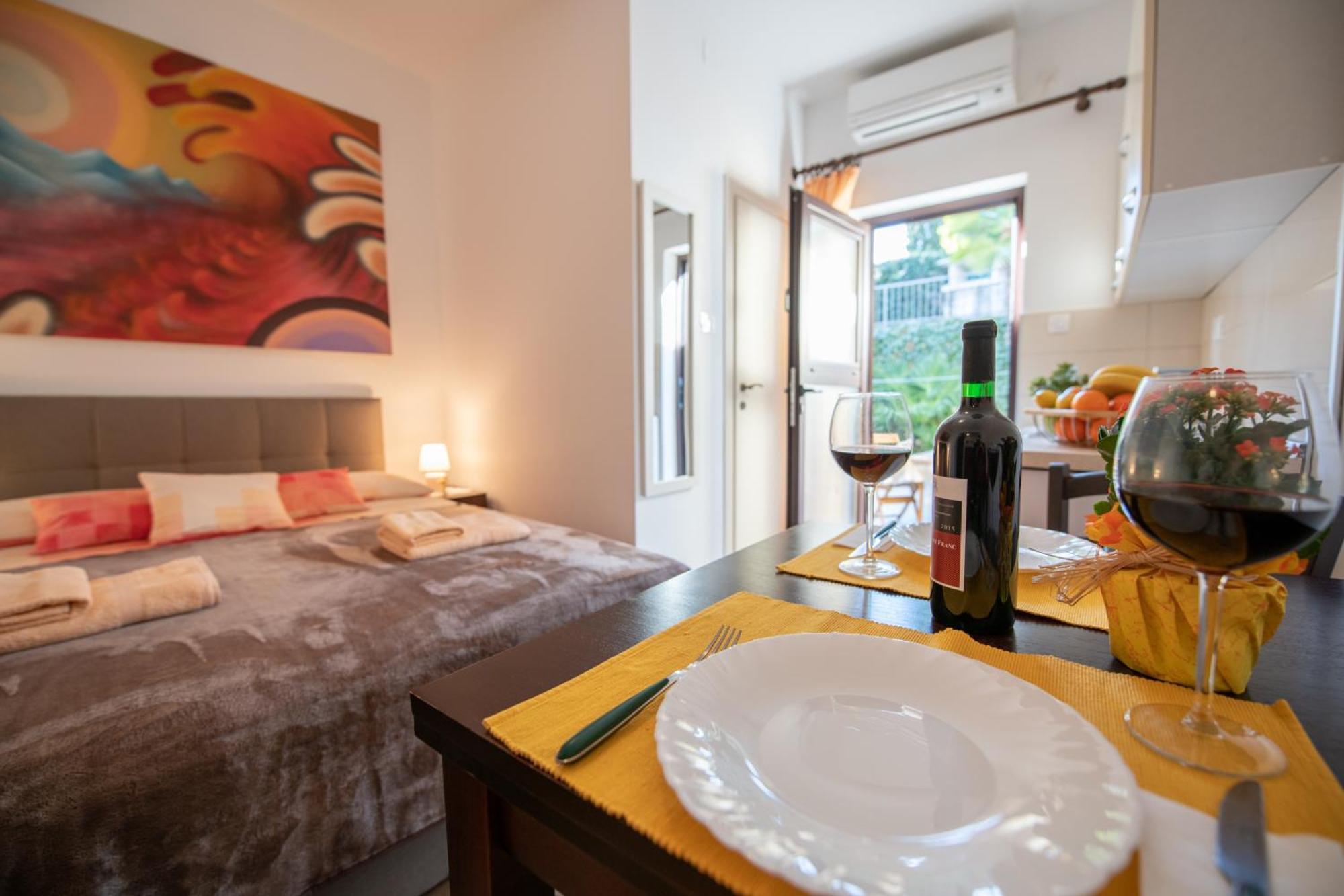 Studio Apartman Tasha أوباتيا المظهر الخارجي الصورة