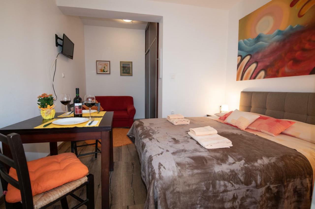 Studio Apartman Tasha أوباتيا المظهر الخارجي الصورة